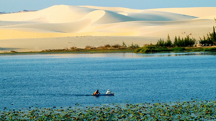 what to do in mui ne white dune